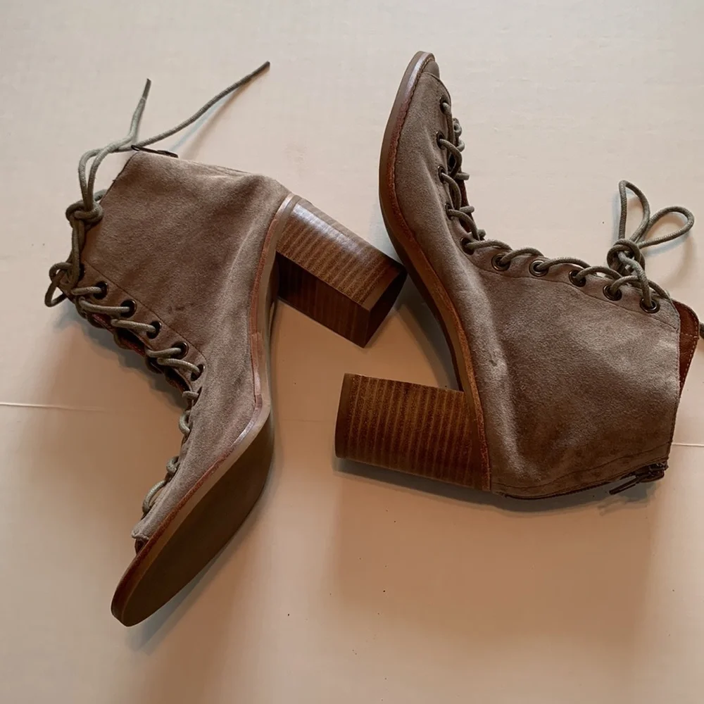 Jeffrey Campbell Women’s Suede Leather Lace Up Shooties - Picture 2 of 8